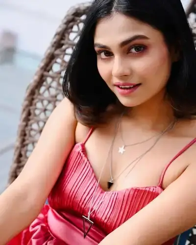 Escort Service Saputara